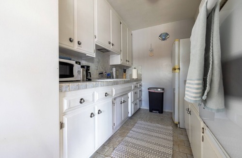 Alamitos Beach Condo | Steps to Ocean Bliss; Entire 1 BD/1 BATH Condo