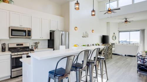 Oceano House | Strand Way A B by AvantStay