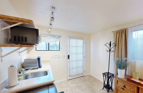 Stinson Beach House | Stroll to Shore: Stinson Beach Gem w/Hot Tub