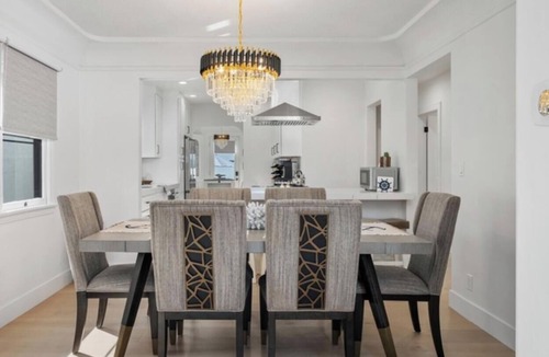Belmont Shore House | Stroll To The Ocean and 2nd Street in Belmont Shores