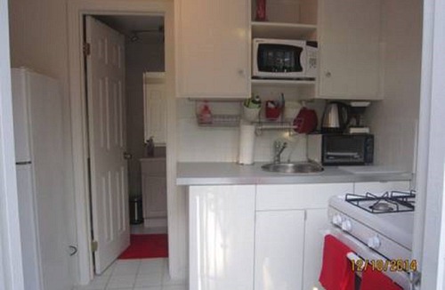 Atwater Village Cottage | STUDIO beautifully furnished, PrivetSmart TV Wii fii, hardwood floors
