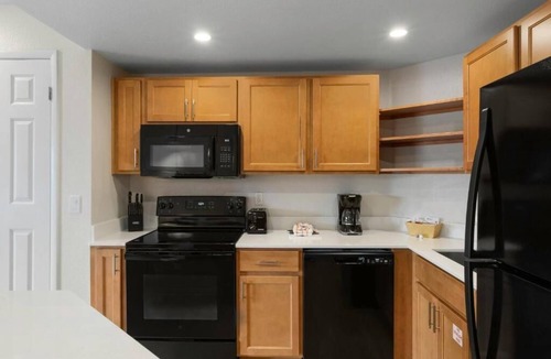 Oceanside Condo | Studio Condo in Oceanside Within Walking Distance to Ocean with Free Parking
