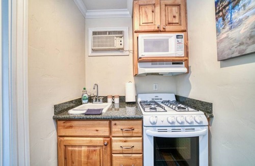 Lakeside Park Cabin | Studio room only a short walk from all of Stateline`s top attractions!