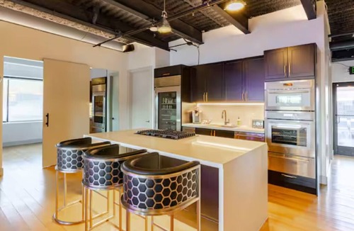 Stateline Villa | Studio31- Penthouse Villa/5 min to lake/Spa Amenities/Unbeatable Location