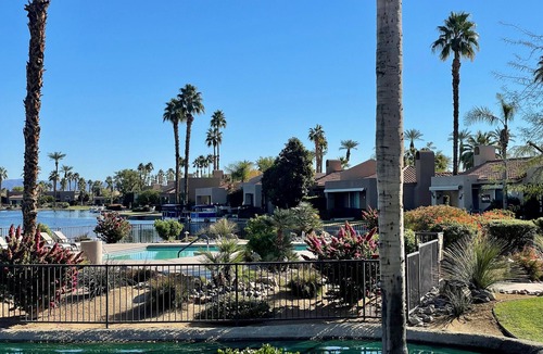 Rancho Mirage Condo | STUNNING LAKEFRONT/POOLFRONT HOME! High ceilings, GREAT VIEWS Modern Space!