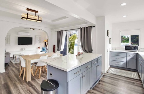 Mid City House | Stunning Luxurious Home, near Beverly Hills & DTLA