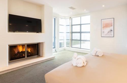Gas Lamp Section House | Stunning Panoramic Ocean Views Penthouse Hot Tub