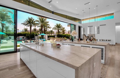 Rancho Mirage House | Stunning Rancho Mirage Home Operable Walls, Indoor-Outdoor Living, Pool, Fitness