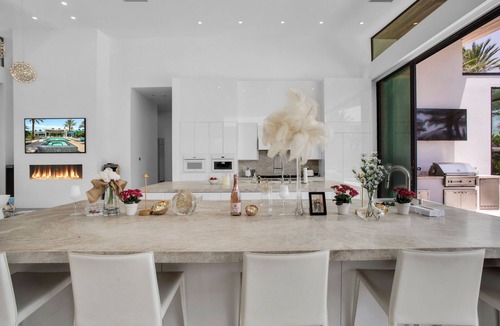 Rancho Mirage House | Stunning Rancho Mirage Home Operable Walls, Indoor-Outdoor Living, Pool, Fitness