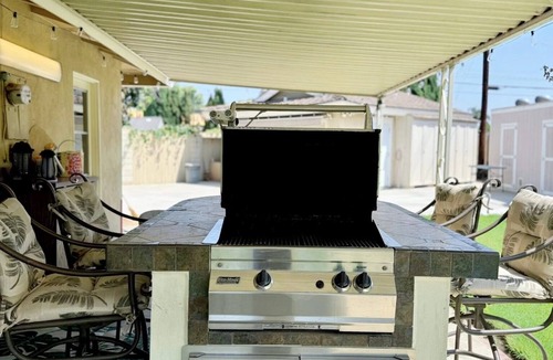 Southeast Anaheim House | Stylish 3-bedroom house with backyard & BBQ near Disneyland