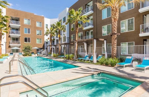 Fremont Condo | Stylish Fremont 1BR Retreat with Sparkling Outdoor Pool