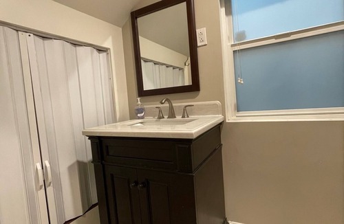 West Hollywood Apartment | Stylish West Hollywood Studio w/W&D Near Hollywood – 30+ Day Stays