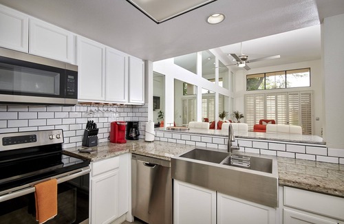 La Quinta Condo | Summer is here! Don't wait- book your dream stay now.