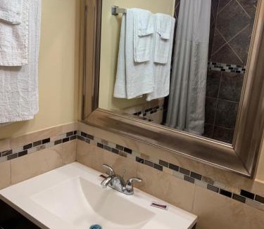 Bixby Knolls Hotel | SunLight Motel Long Beach