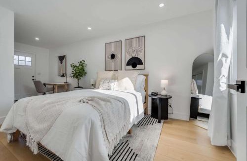 Sunnyvale West House | Sunnyvale 1BR w Parking Fast WiFi Work-Ready