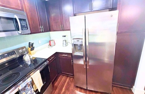 Westwood Apartment | Super Quiet Apartment In Full Service Bldg near UCLA