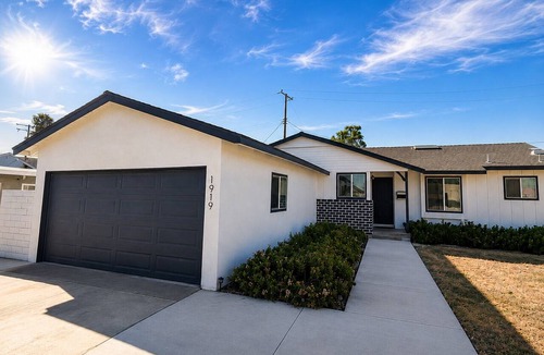 Southeast Anaheim House | Superb 4-bedroom house in pleasant Anaheim neighborhood by Disneyland