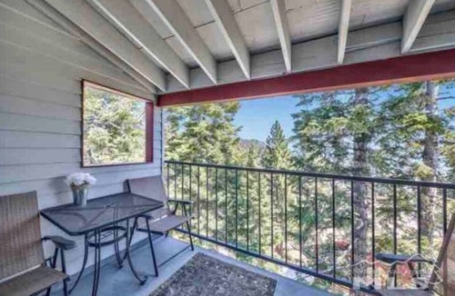 Tahoe Village Condo | Tahoe Getaway! 3 bed/2 bath, 5 minutes from the slopes!