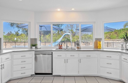 Mission Viejo House | The Charming Poolside Paradise