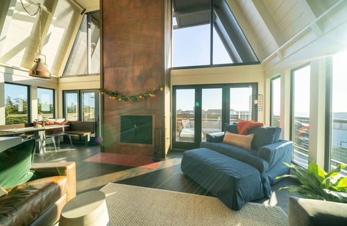 Watsonville House | The Copper Nest beach retreat with stunning views