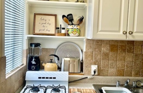 East Side Costa Mesa Apartment | The Get Away: Trendy Spot near Newport Beach