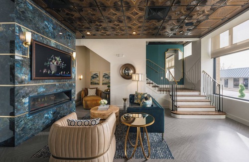 Springdale Apartment | The Star on Spring