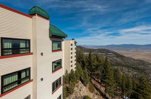 Tahoe Village Apartment | Three Mountain-Inspired Villa: Pools, Spa Tubs, Mini Golf & Game Lounge