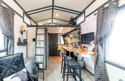 Pauma Valley Cabin | Tiny House Retreat: Pet-Friendly Haven with Fantastic Lake Views in Henshaw, CA