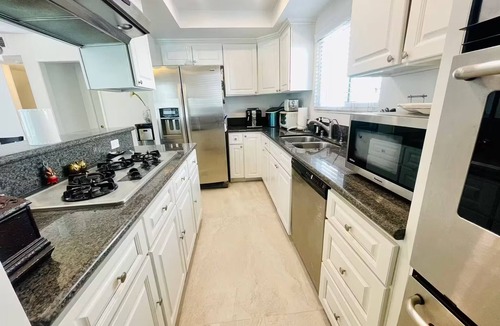 North Redondo House | Tranquil 2-bedroom townhome near Hermosa Beach and Redondo Pier. Pet friendly!