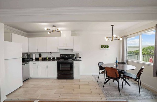 Pacifica Apartment | Tranquil 2BR with Coastal and Mountain Views in Pacifica Near Beach & SF