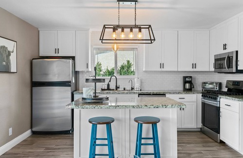 Cathedral City House | Tranquil Escape: Contemporary 3BD Home - A Ryson Property