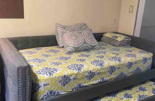 Hawthorne Apartment | Tranquil studio with AC in charming Hawthorne perfect for getaway