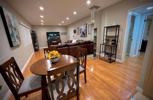 Montrose Apartment | Tranquil 2 Beds/2 Baths in the Heart of Montrose!