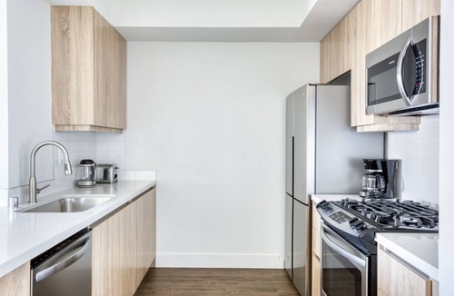 NoHo Arts District Apartment | Trendy North Hollywood 2BR w/Pool & Gym, walk to shops, by Blueground