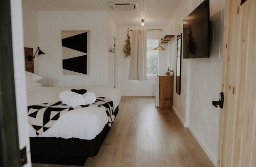 Red Bluff Hotel | Triangle Motel