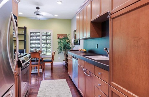 Baristo House | Tuscan-Inspired 3-Bedroom Oasis - Walkable Downtown Palm Springs Escape