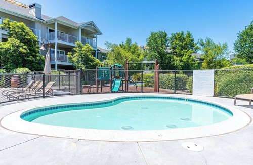Windsor Condo | Two Separate 2BR Condos w/Pool & Hot Tub