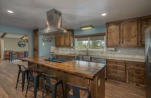 Arnold Cabin | Updated Cabin-AC-game room- room for 2 families-Dogs Welcome