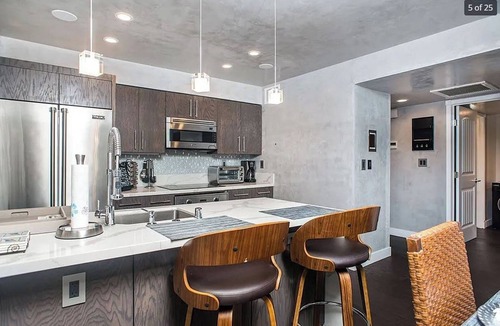 Point Loma Heights Condo | Upscale Condo with Heated Year-round Swimming Pool and Resort Amenities
