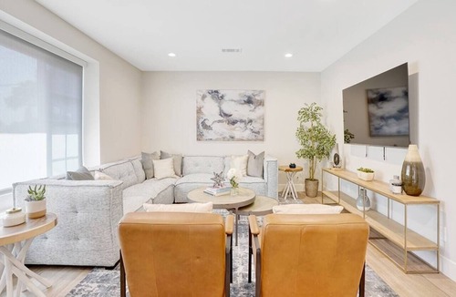 Northwest Anaheim House | Upscale Family Home · 5 miles to Disneyland