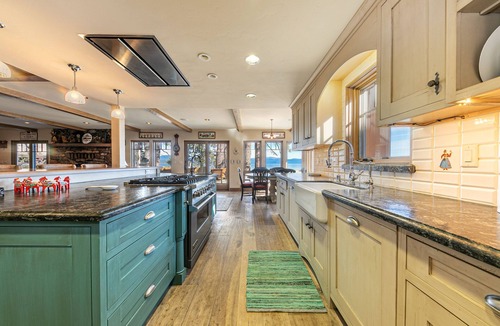 Tahoma House | Valhalla Lakefront by Tahoe Getaways-6BR West Shore, Pet-Friendly w Private Pier, Buoy, Hot Tub, A/C