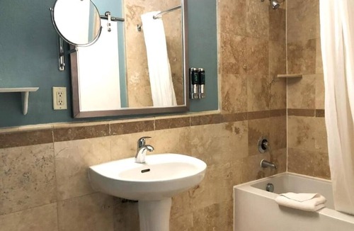 Little Italy Hotel | Vibrant Little Italy Stay Near Cruise Terminal, Dining and San Diego Zoo
