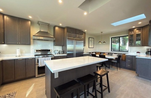 Los Ranchitos House | Views! Private&Spacious! 7BR+Loft, Sleeps 10-19, 21 fee. 15min=SF,GGB,Napa-Prkg!