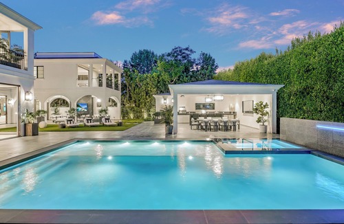 Beverly Hills Villa | Villa Colette by LuxJB 🏆 Beverly Hills Mansion with Chef & Maid