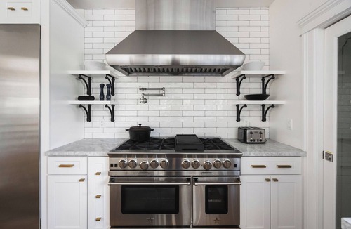 Mid City House | Villa Lafayette Luxury Estate in Los Angeles – Pool & Hot Spa
