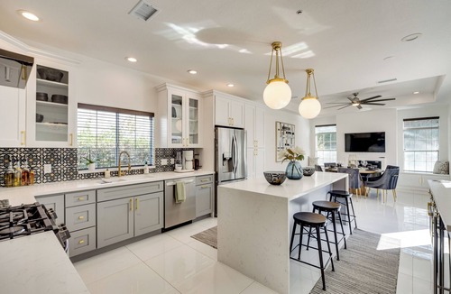 Tahquitz River Estates House | Walk to Dtwn Palm Springs! Chic Desert Oasis