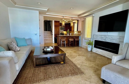West Newport Villa | Waterfront 3 bd 2ba with amazing bay and beach views. Beach access and walkable