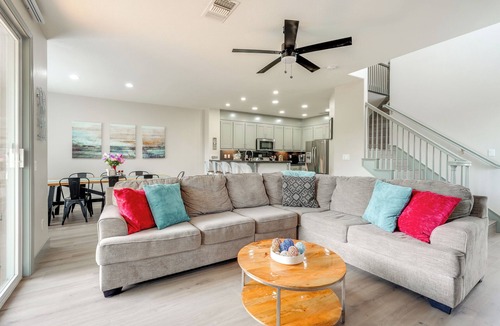 Copperopolis House | Waterfront Lake Tulloch Townhome Steps From Marina