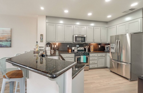 Copperopolis House | Waterfront Lake Tulloch Townhome Steps From Marina