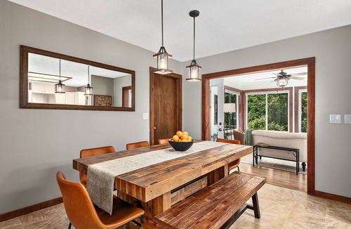 Horse Shoe House | Waterfront River home near Asheville, dog friendly